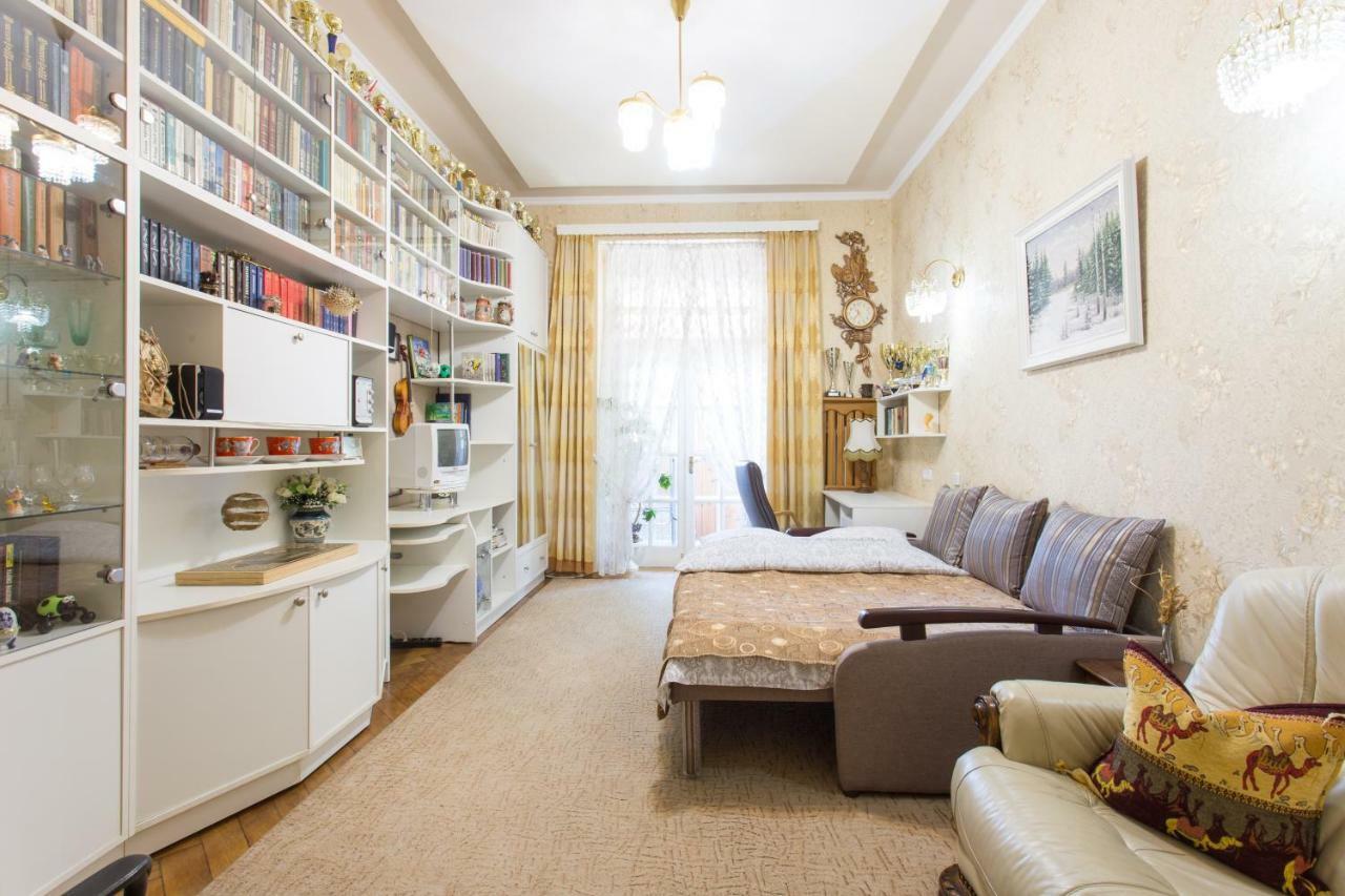 Apartment In The Center Of Harkiv Exterior foto