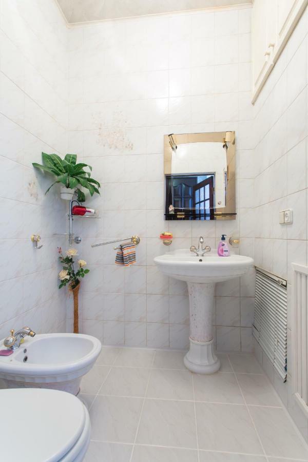 Apartment In The Center Of Harkiv Exterior foto