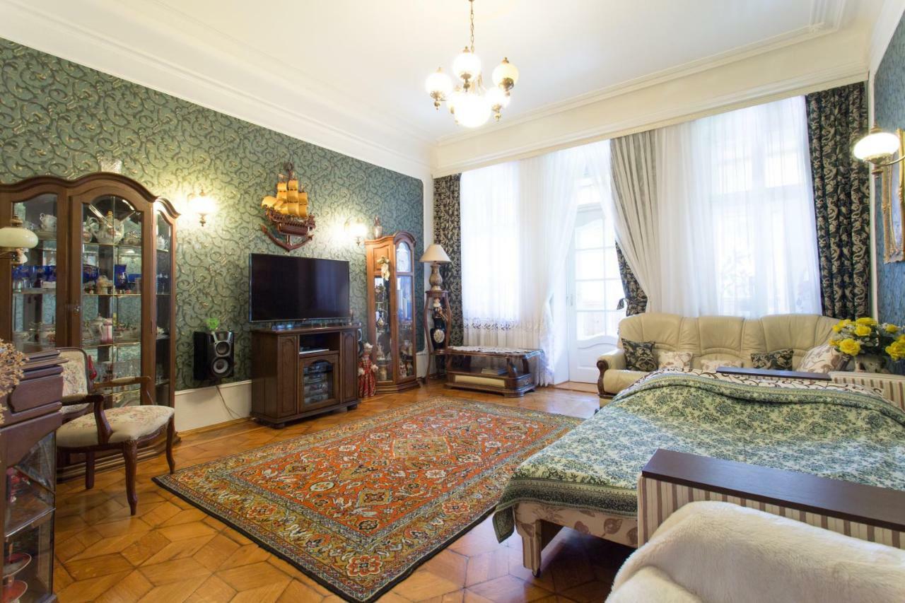 Apartment In The Center Of Harkiv Exterior foto