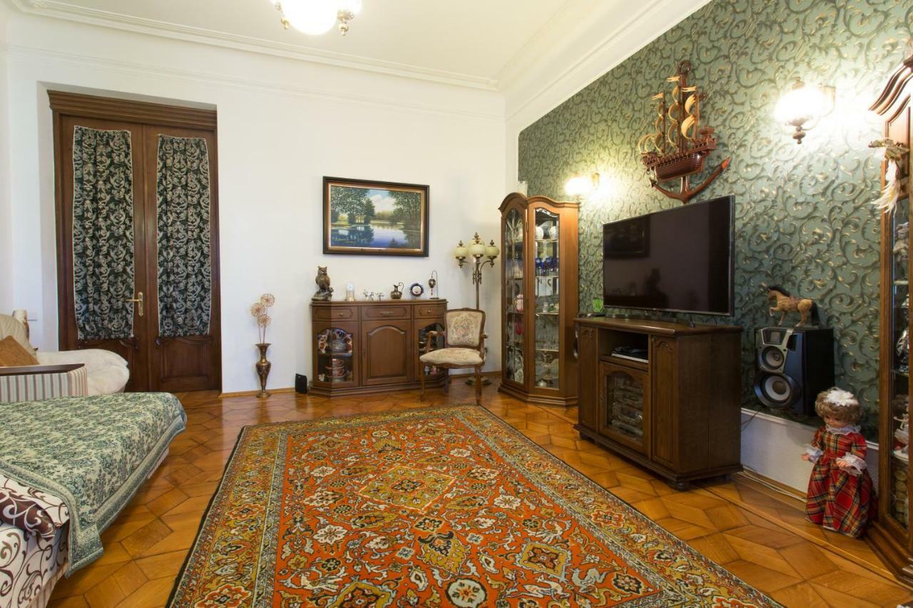Apartment In The Center Of Harkiv Exterior foto