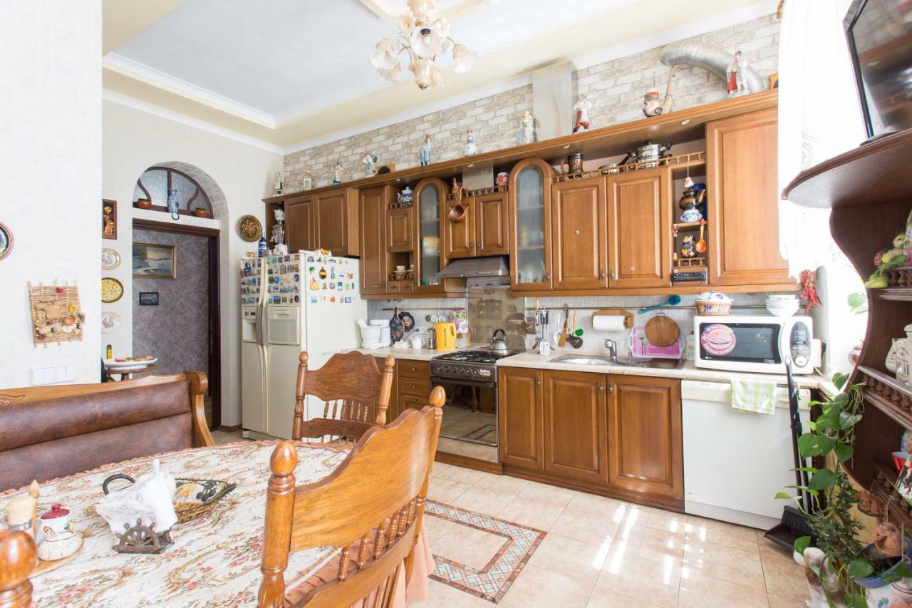 Apartment In The Center Of Harkiv Exterior foto